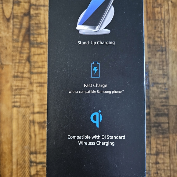 Samsung Wireless Charging Stand - Picture 3 of 3